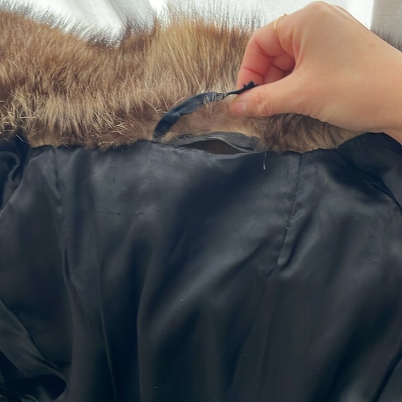 High Quality Vintage Women's Raccoon Ladies' Long Fur Coat - Size Small - Picture 15 of 17